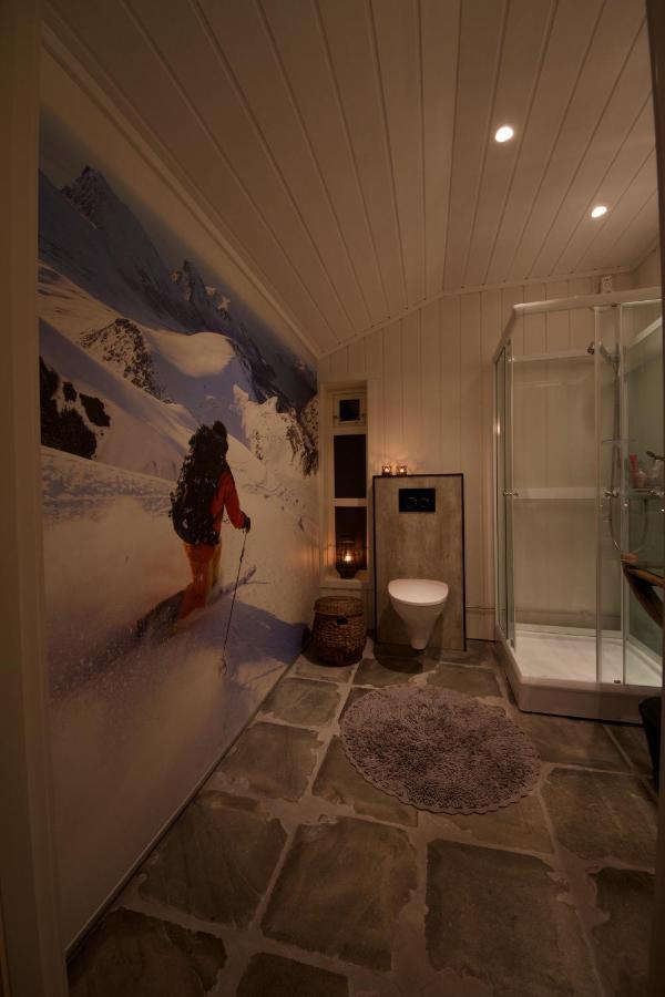 Kjosen Lodge, Lyngen. Lyngseidet Экстерьер фото