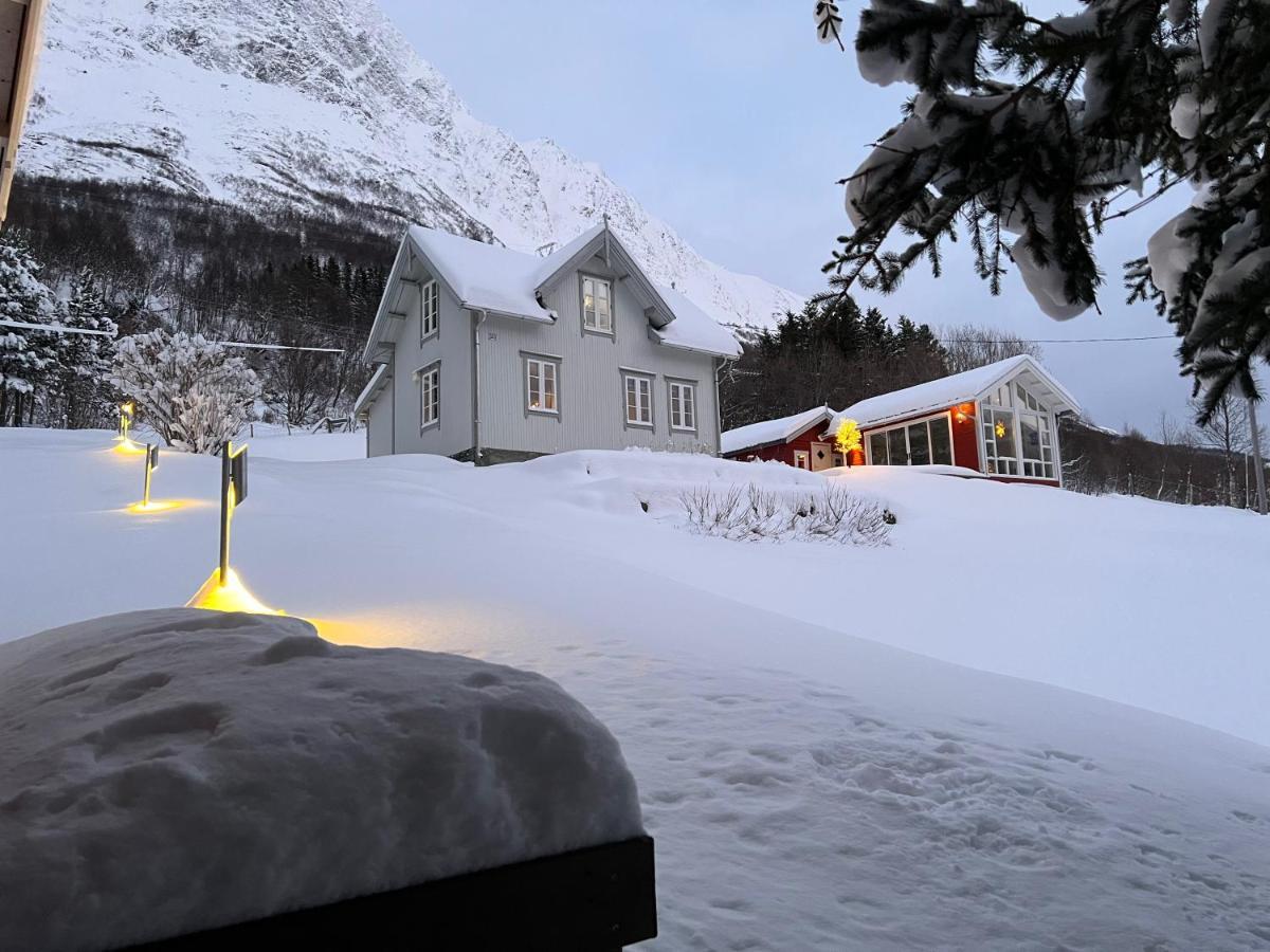 Kjosen Lodge, Lyngen. Lyngseidet Экстерьер фото