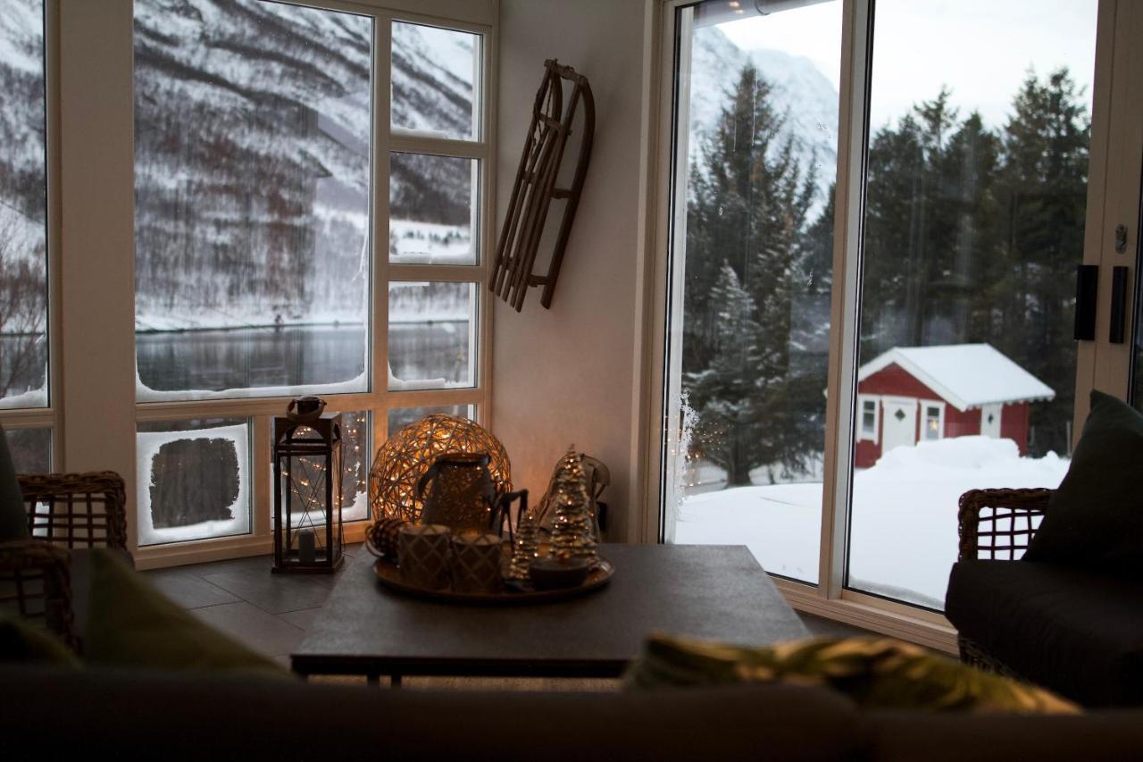 Kjosen Lodge, Lyngen. Lyngseidet Экстерьер фото