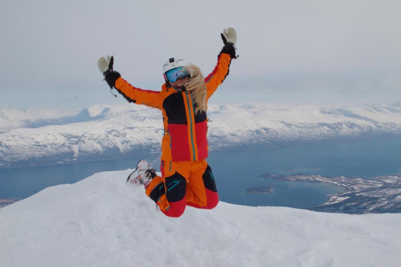 Kjosen Lodge, Lyngen. Lyngseidet Экстерьер фото